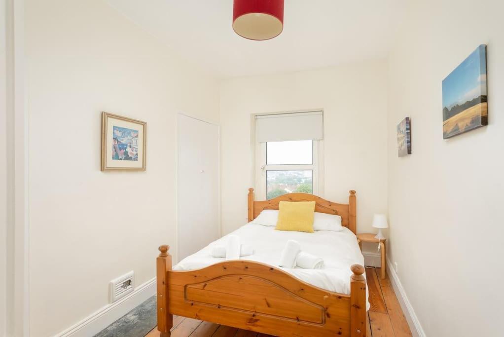 Large 2 Story Penthouse Apartment, Impressive Views Bristol