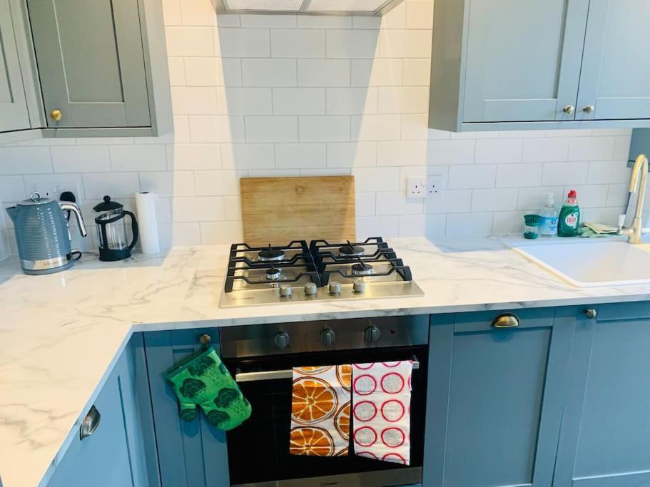 Large 2 Story Penthouse Apartment, Impressive Views Bristol