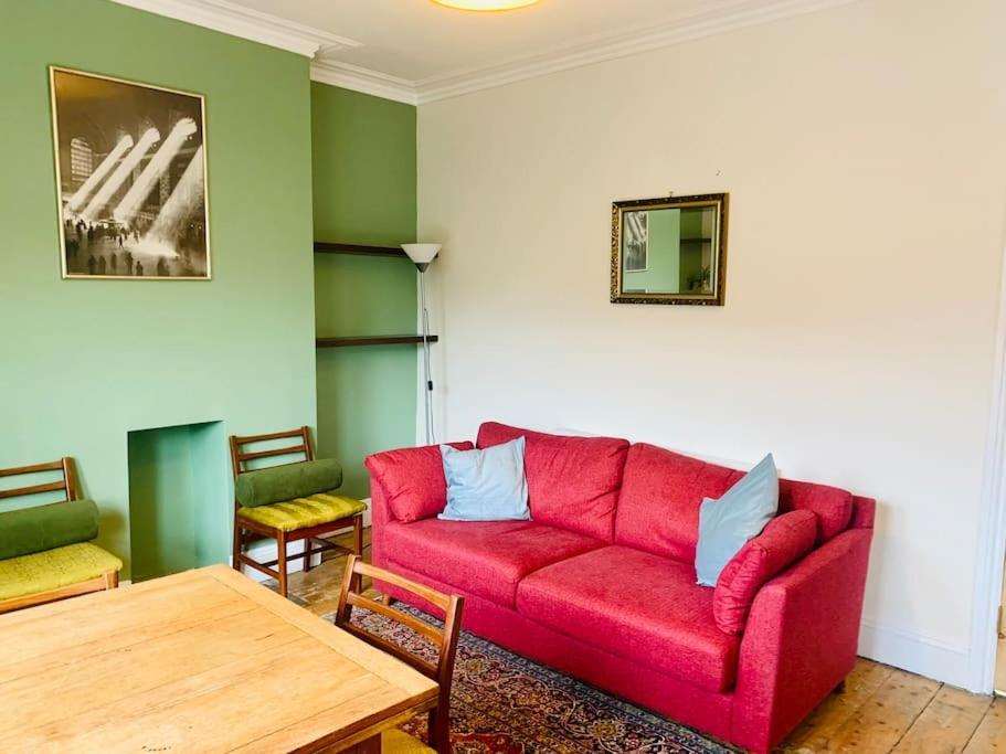 Large 2 Story Penthouse Apartment, Impressive Views Apartment