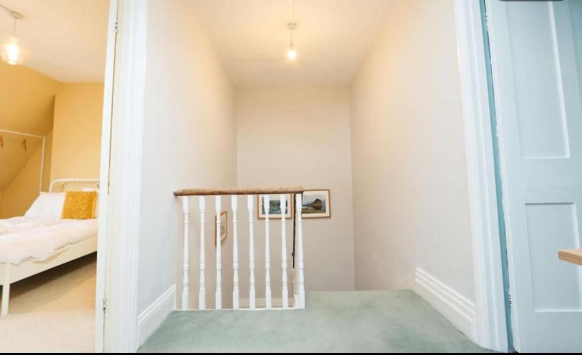 Large 2 Story Penthouse Apartment, Impressive Views Apartment Bristol